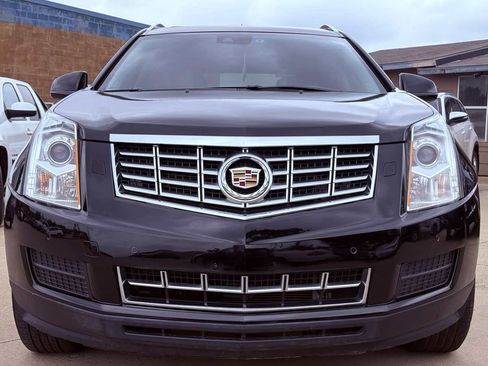 Used 2016 Cadillac SRX Luxury w/ Driver Awareness Package FWD image 2