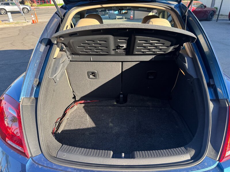 Used 2019 Volkswagen Beetle 2.0T SE FWD image 17