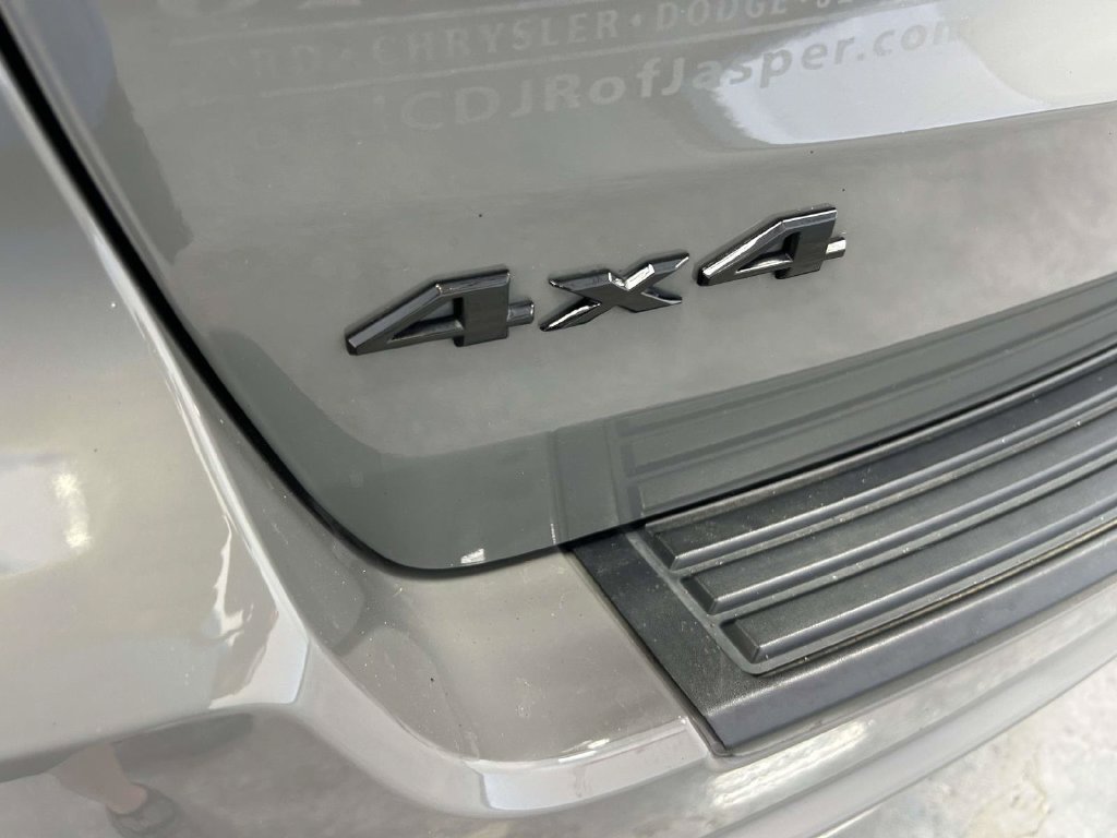 Used 2019 Jeep Grand Cherokee Altitude AWD/4WD image 10