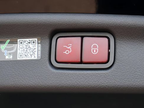 Certified 2025 Mercedes-Benz C 300 4MATIC Sedan image 35