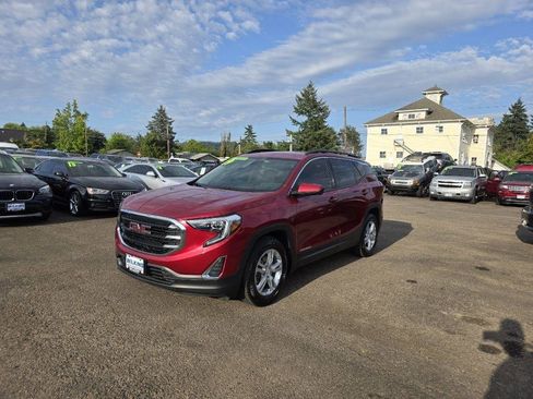Used 2019 GMC Terrain SLE w/ Driver Convenience Package FWD image 1