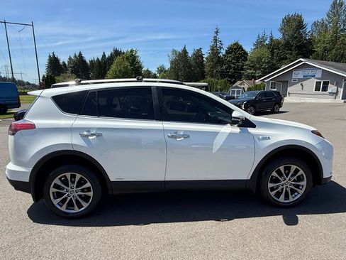 Used 2018 Toyota RAV4 Limited w/ Advanced Technology Package AWD/4WD image 6