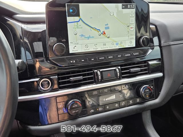 Used 2024 Nissan Pathfinder Platinum w/ Lighting Package (N92) FWD image 17
