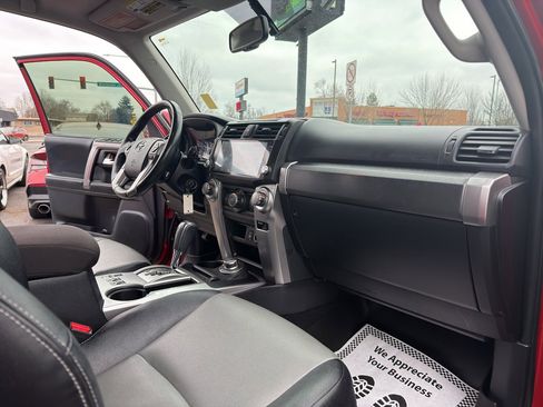 Used 2014 Toyota 4Runner SR5 Premium image 18