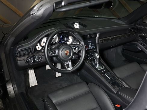 Used 2019 Porsche 911 Turbo S image 5