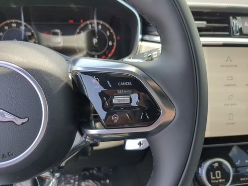 New 2026 Jaguar F-PACE R-Dynamic S image 31