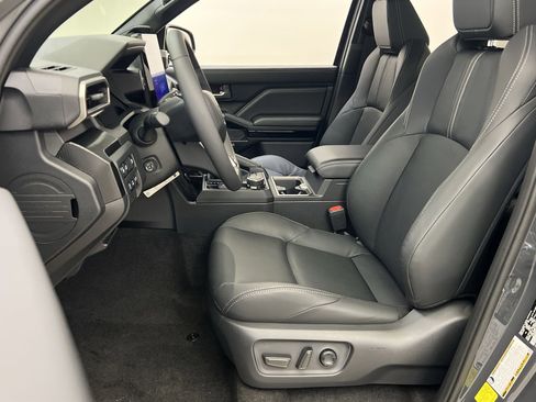 New 2025 Toyota 4Runner Limited image 7