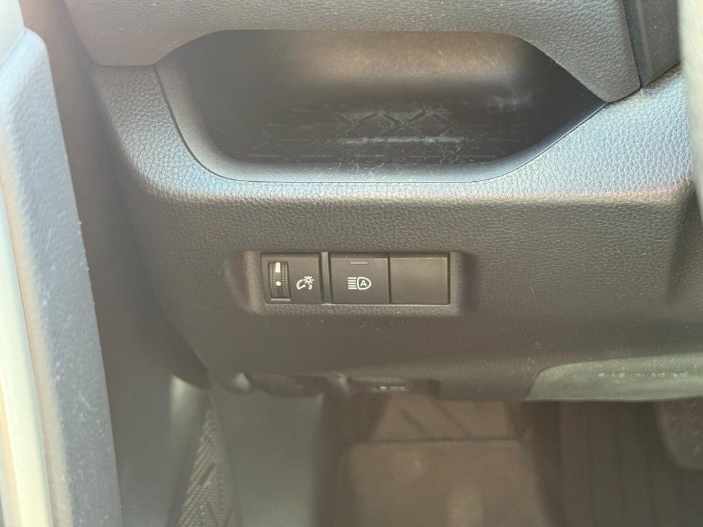 Used 2019 Toyota RAV4 XLE FWD image 25