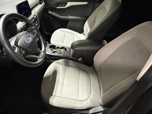 Used 2022 Ford Escape SE image 18