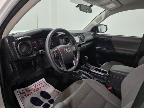 Used 2016 Toyota Tacoma SR image 14