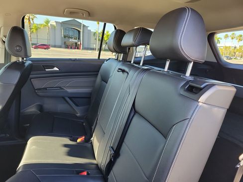 Used 2023 Volkswagen Atlas SE w/ Black Wheel Package image 13
