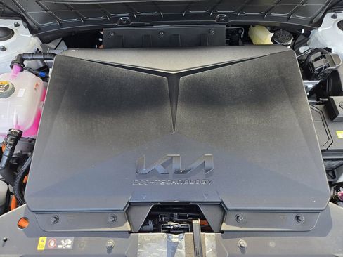 Certified 2024 Kia Niro Wave image 30