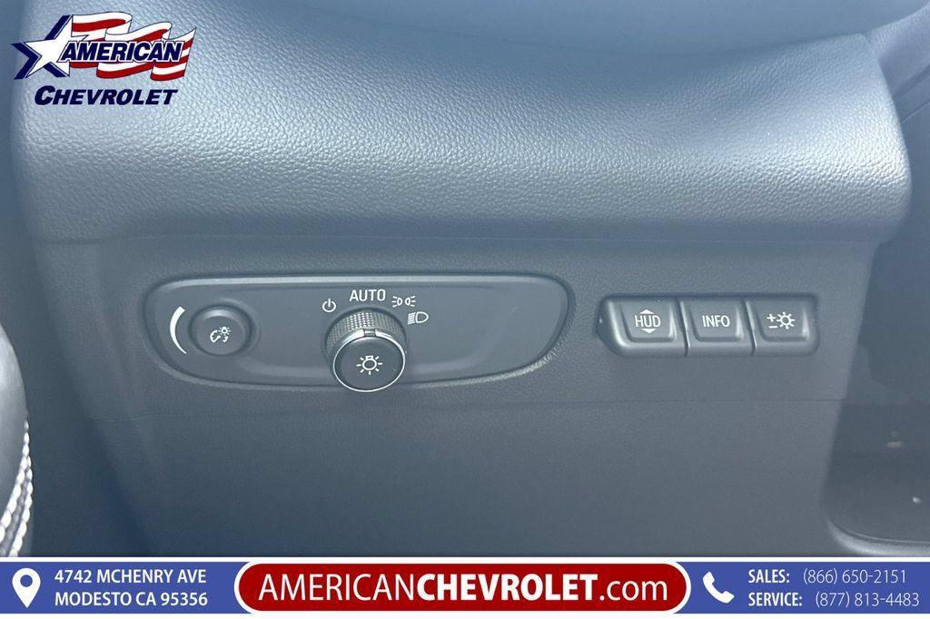 Used 2023 Buick Envision Avenir AWD/4WD image 38