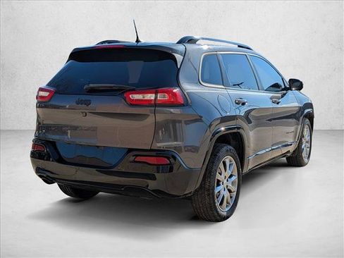 Used 2018 Jeep Cherokee Latitude image 5