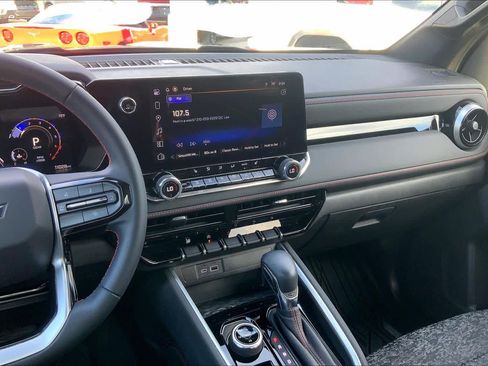 Certified 2024 Chevrolet Colorado Z71 w/ LPO, Dark Essentials Package image 6