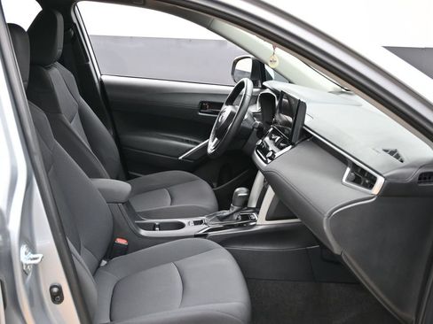 Used 2024 Toyota Corolla Cross LE AWD/4WD image 33