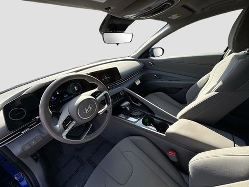 Certified 2025 Hyundai Elantra SEL image 20