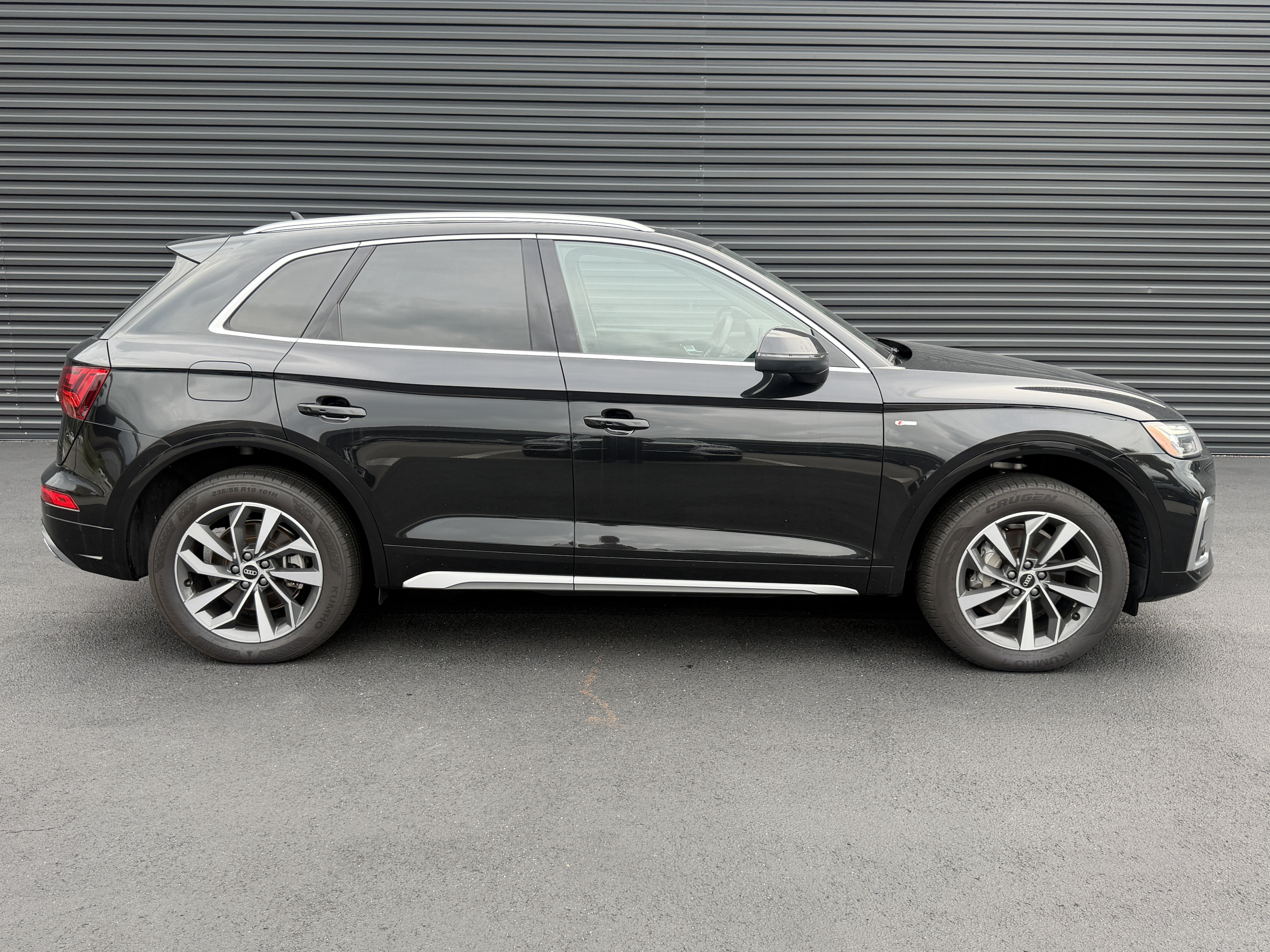 Used 2023 Audi Q5 2.0T Premium Plus w/ Premium Plus Package AWD/4WD image 10