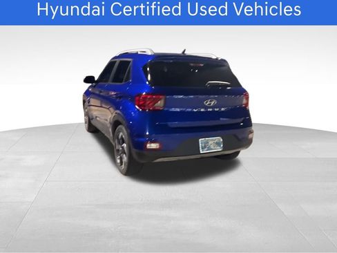 Certified 2021 Hyundai Venue SEL image 4