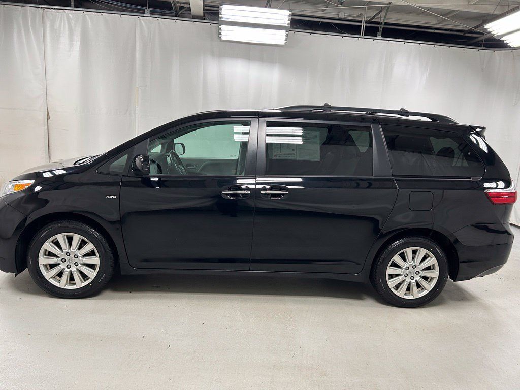 Used 2017 Toyota Sienna XLE Premium AWD/4WD image 8