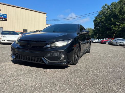 Used 2018 Honda Civic Sport Touring image 2