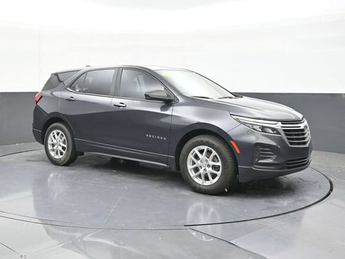 Used 2022 Chevrolet Equinox LS w/ Driver Confidence II Package FWD image 18