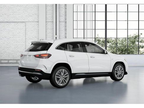 Used 2025 Mercedes-Benz GLA 35 AMG 4MATIC image 20