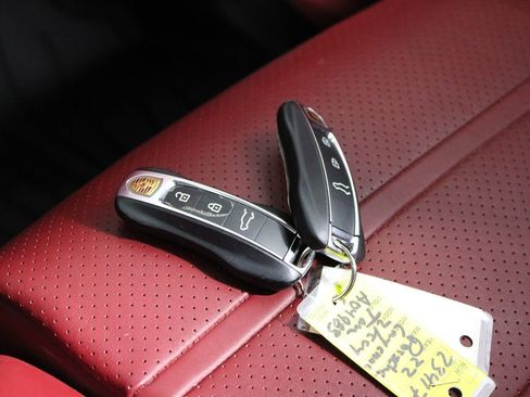 Used 2022 Porsche Cayenne Premium Pkg image 29