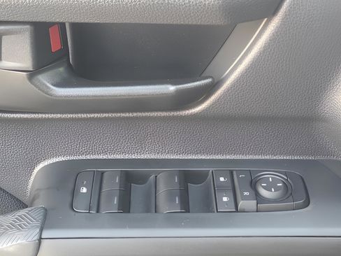 Certified 2025 Toyota Tacoma SR5 image 27