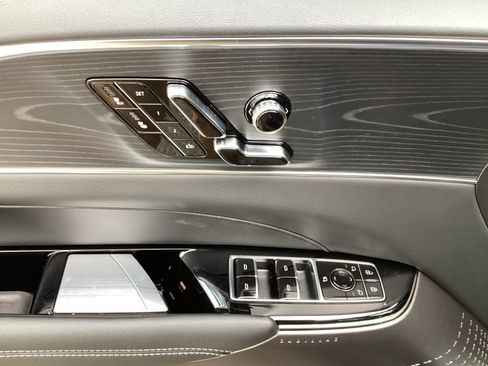 New 2025 Cadillac Lyriq Luxury image 16