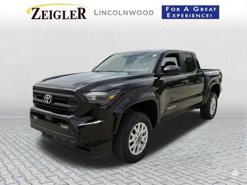 Used 2024 Toyota Tacoma SR5 AWD/4WD image 2