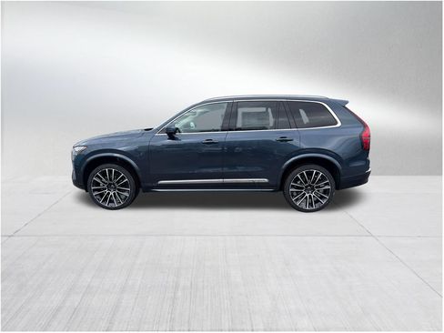 New 2026 Volvo XC90 B5 Plus image 8