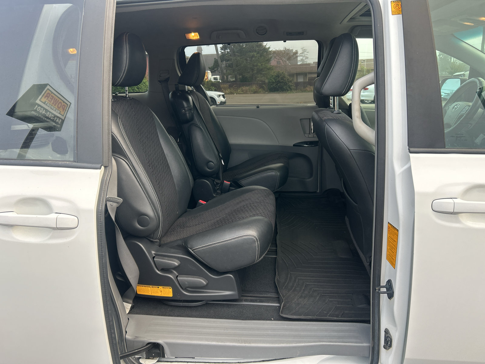 Used 2011 Toyota Sienna SE w/ Preferred Pkg FWD image 28