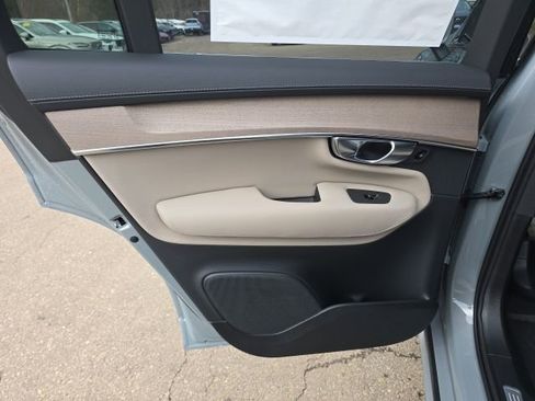 New 2026 Volvo XC90 B6 Plus w/ Protection Package Premier image 18