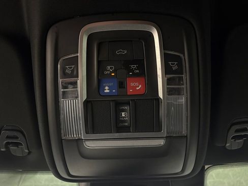 Used 2021 RAM 1500 Laramie AWD/4WD image 26
