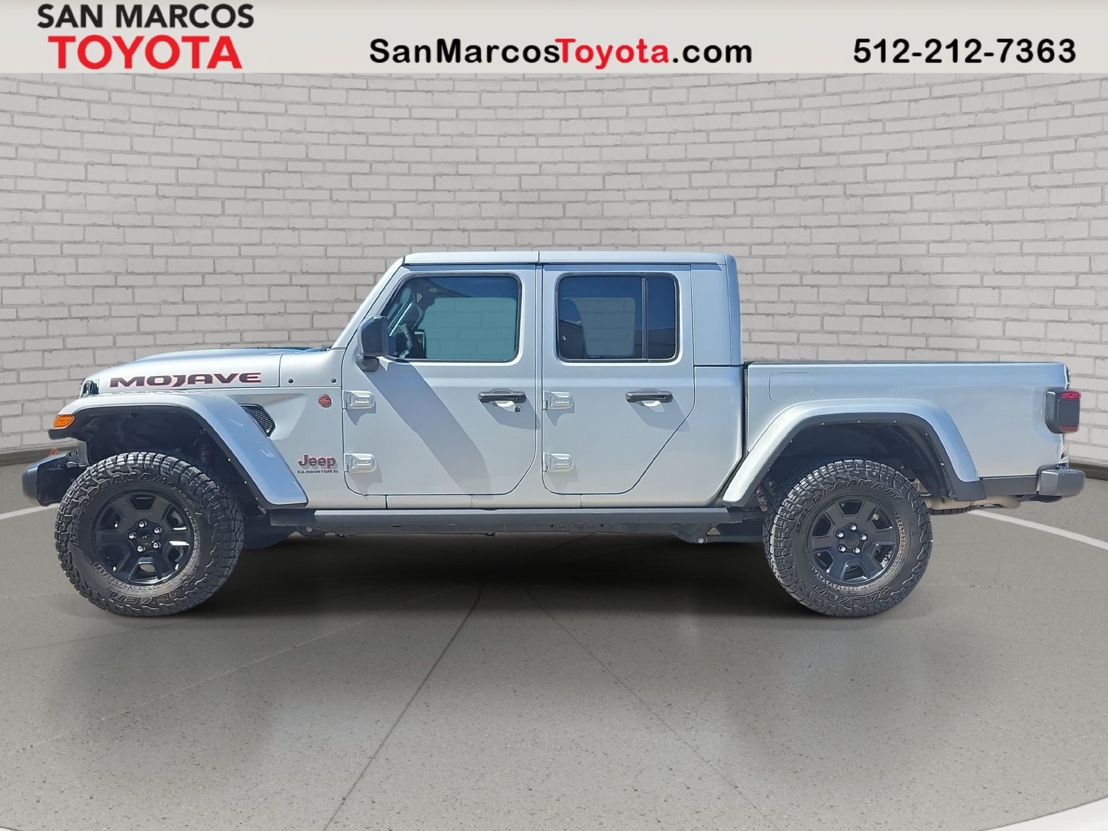 Used 2023 Jeep Gladiator Mojave w/ LED Lighting Group AWD/4WD image 9