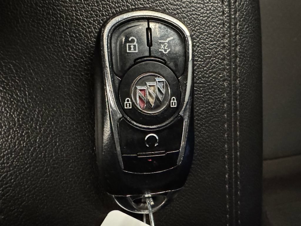 Used 2020 Buick Encore GX Preferred w/ Cold Weather Comfort Package AWD/4WD image 17