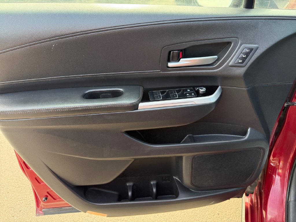 Certified 2025 Toyota Sienna Platinum AWD/4WD image 30