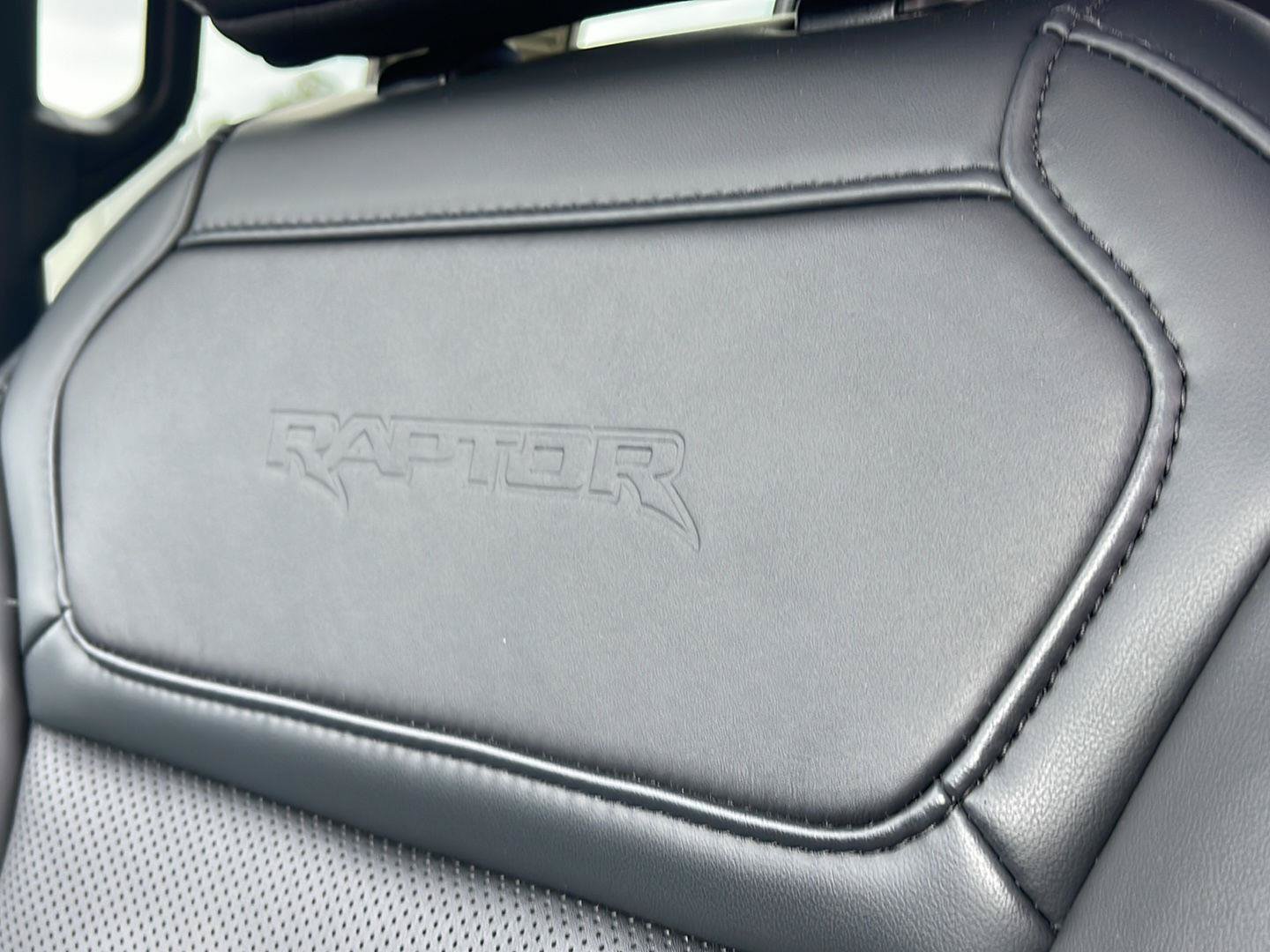 Used 2025 Ford F150 Raptor AWD/4WD image 32