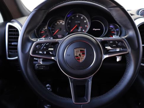 Used 2018 Porsche Cayenne Platinum Edition w/ Premium Package image 42