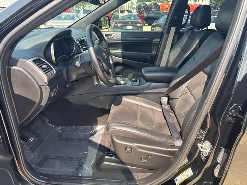 Used 2022 Jeep Grand Cherokee Laredo X AWD/4WD image 7