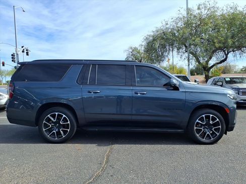 Used 2021 Chevrolet Suburban RST w/ Luxury Package image 4