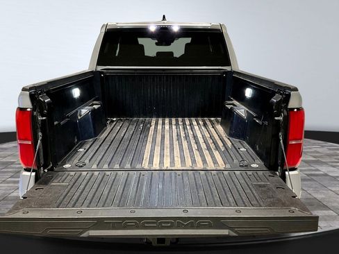 Used 2024 Toyota Tacoma TRD Off-Road image 7