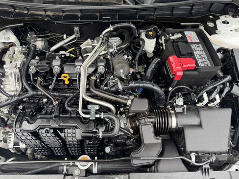 Used 2025 Nissan Altima 2.5 SV FWD image 18