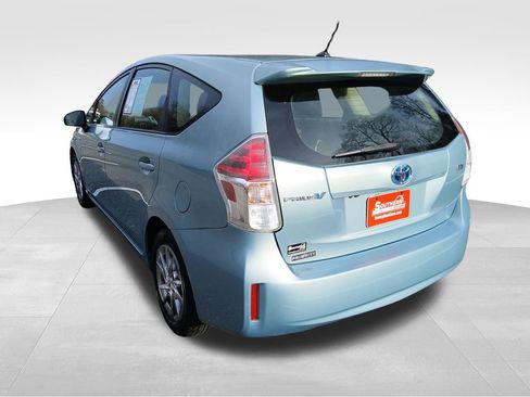 Used 2017 Toyota Prius V Two image 7