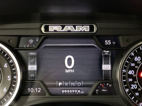 Used 2019 RAM 1500 Laramie image 32