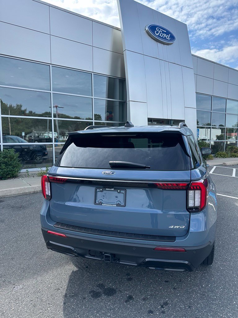 Used 2026 Ford Explorer ST-Line w/ ST-Line Street Pack AWD/4WD image 5