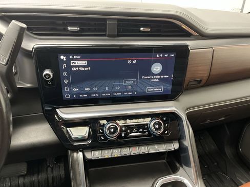 Used 2024 GMC Sierra 2500 Denali Ultimate image 20