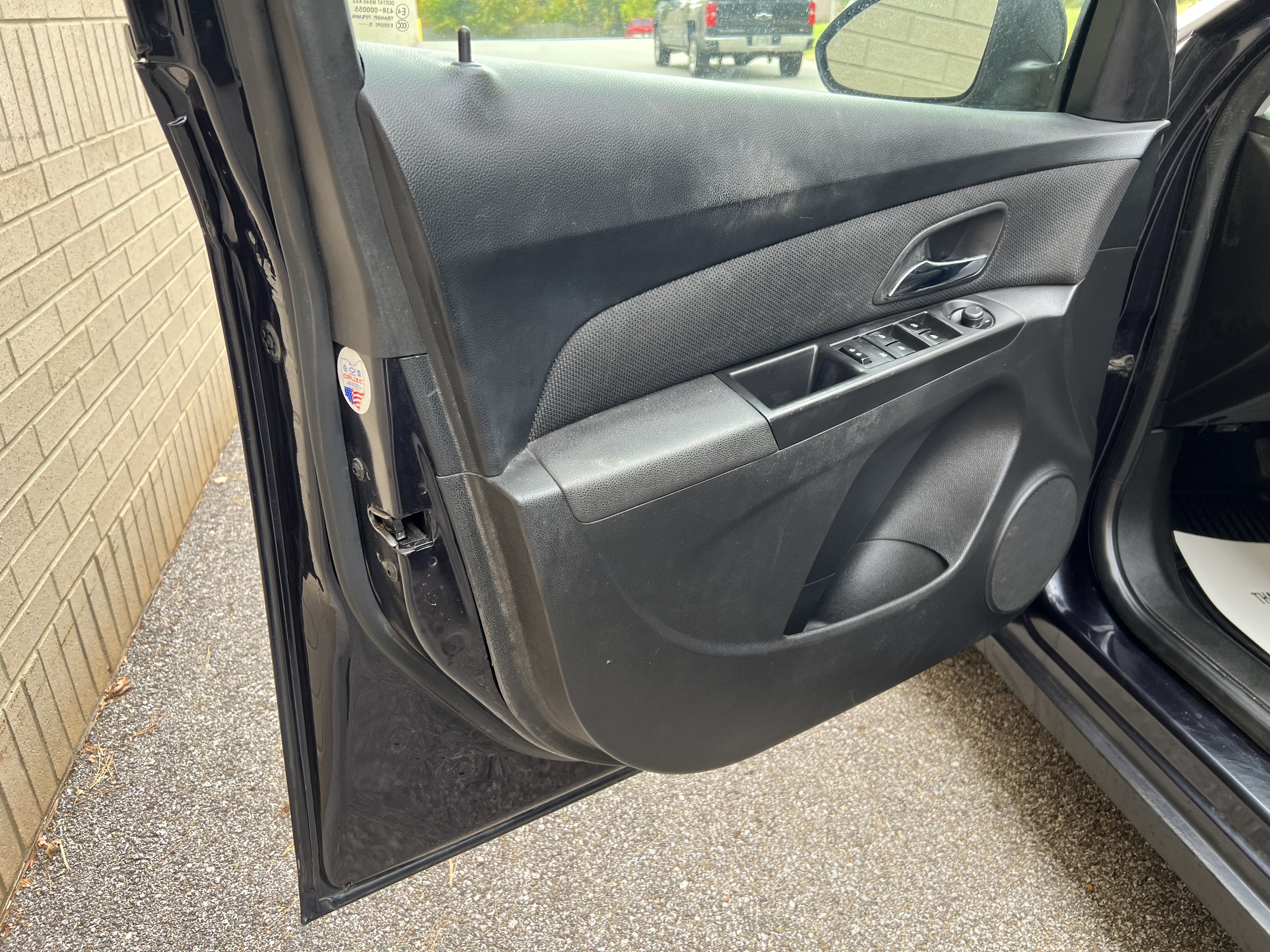 Used 2016 Chevrolet Cruze LT w/ Technology Package FWD image 28