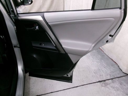 Used 2013 Toyota RAV4 Limited AWD/4WD image 30